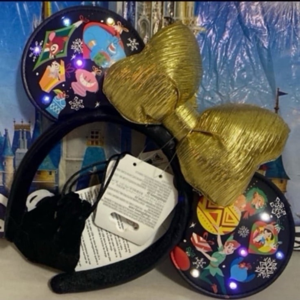 Disney parks light up Christmas characters Minnie Mouse ears NWT